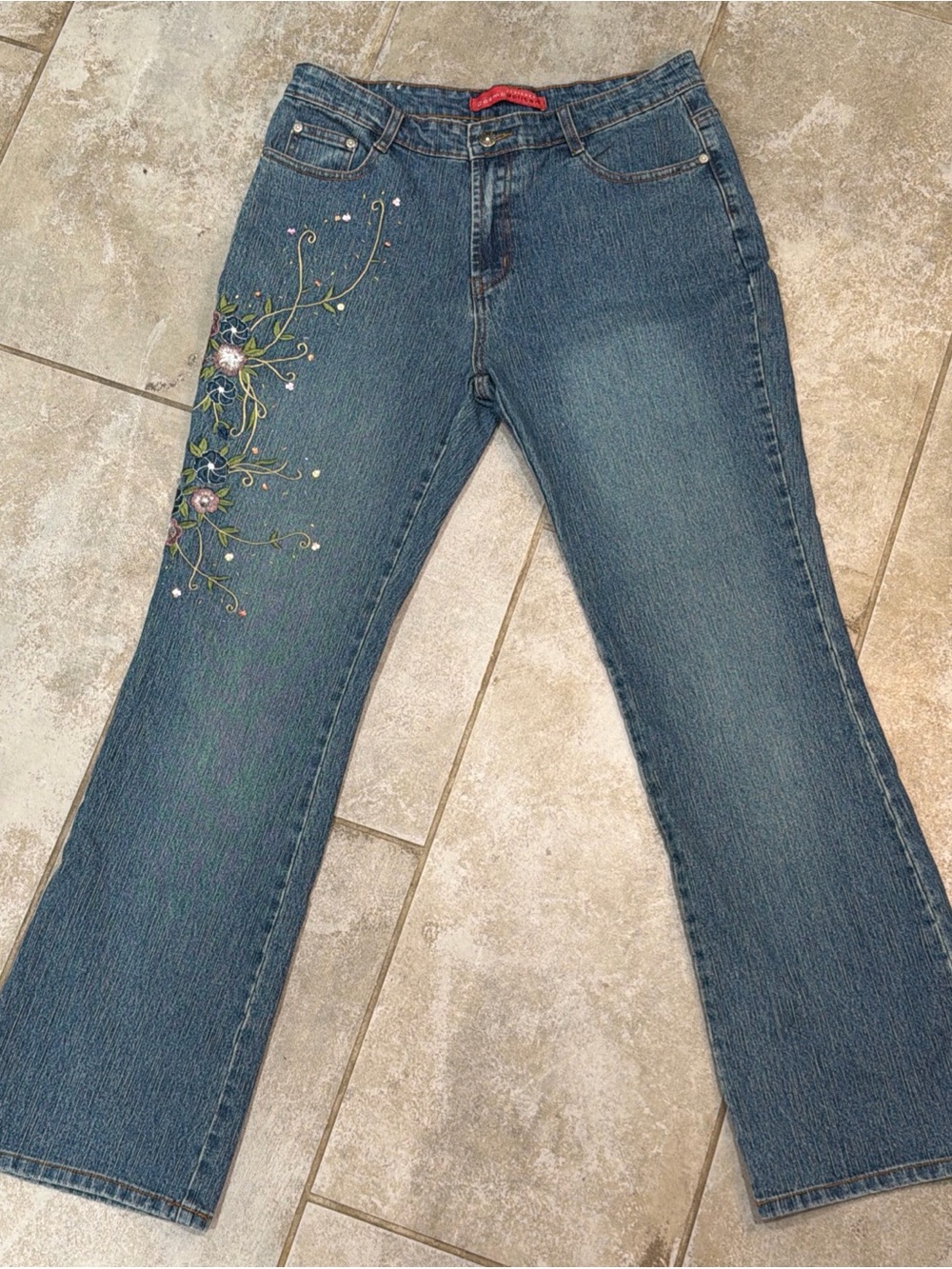 Y2K Cosmopolitan Jean wear Size 10 Medium Wash Embroidered Floral Jeans Bootcut